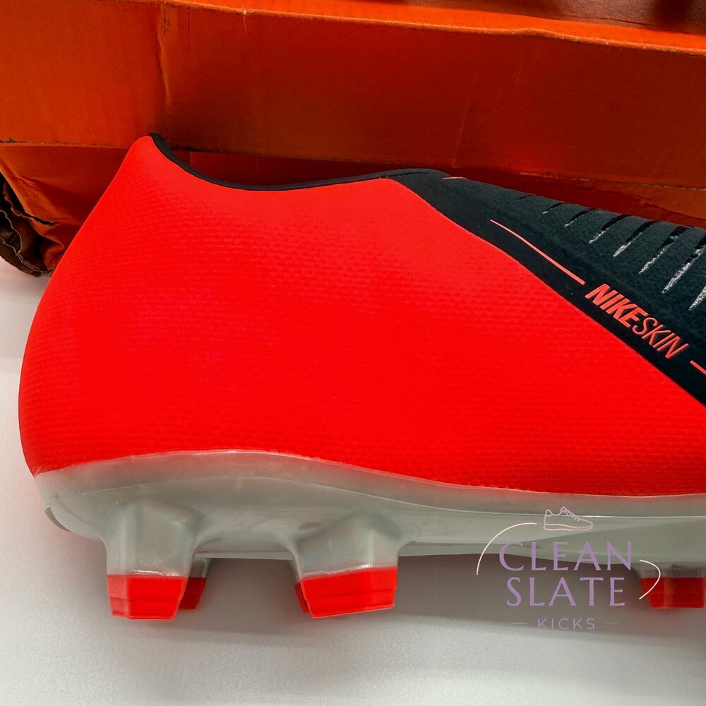 Nike Phantom Venom Academy FG Crimson Black Silver Mens 10.5 NIB - Picture 2 of 8